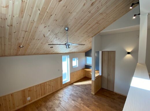 友和ホーム 【2000万円台/町田市】スキップフロアにキッチンを配した、遊び心ある自然素材の家の建築実例画像6