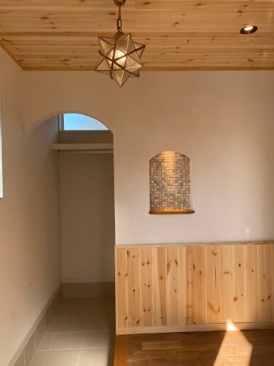 友和ホーム 【2000万円台/町田市】スキップフロアにキッチンを配した、遊び心ある自然素材の家の建築実例画像9