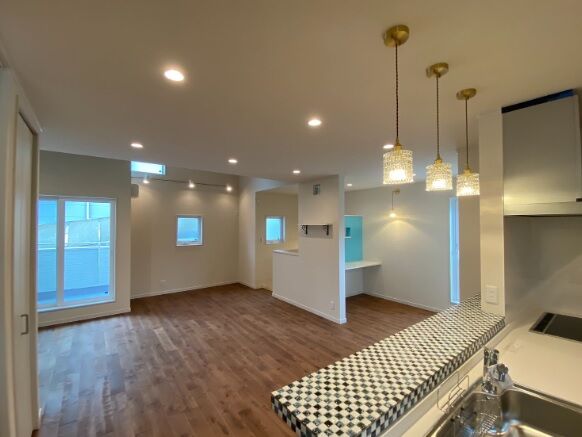 友和ホーム 【2000万円台/町田市】爽やかなブルーと白のコントラストが美しい自然素材の家の建築実例画像3