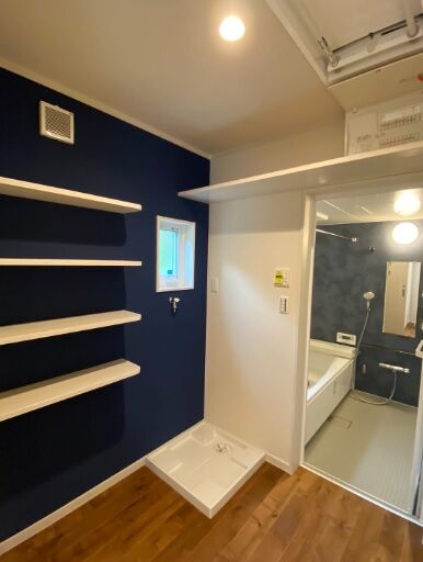 友和ホーム 【2000万円台/町田市】爽やかなブルーと白のコントラストが美しい自然素材の家の建築実例画像9