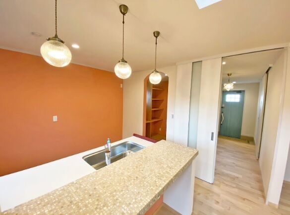 友和ホーム 【2000万円台/町田市】アンティークな雰囲気を感じる、珪藻土と無垢の木に囲まれた呼吸する家の建築実例画像3