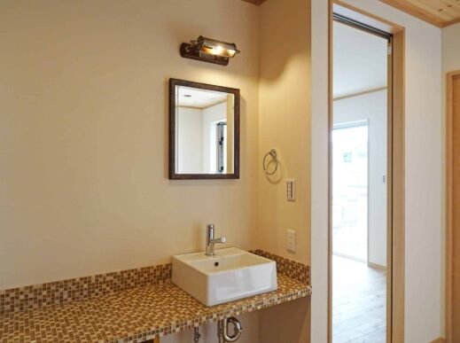 友和ホーム 【町田市】無垢材をふんだんに使ったログハウスのような自然素材の家の建築実例画像5