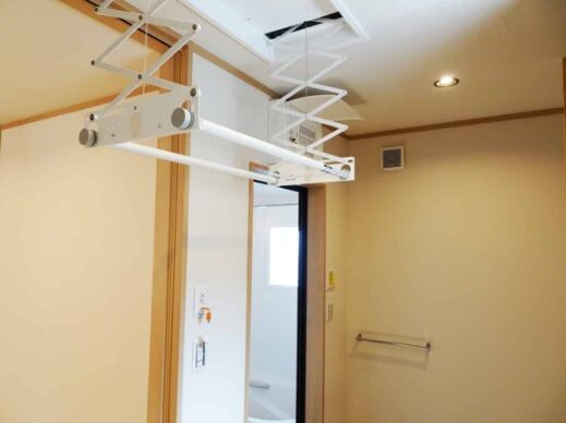 友和ホーム 【町田市】無垢材をふんだんに使ったログハウスのような自然素材の家の建築実例画像9