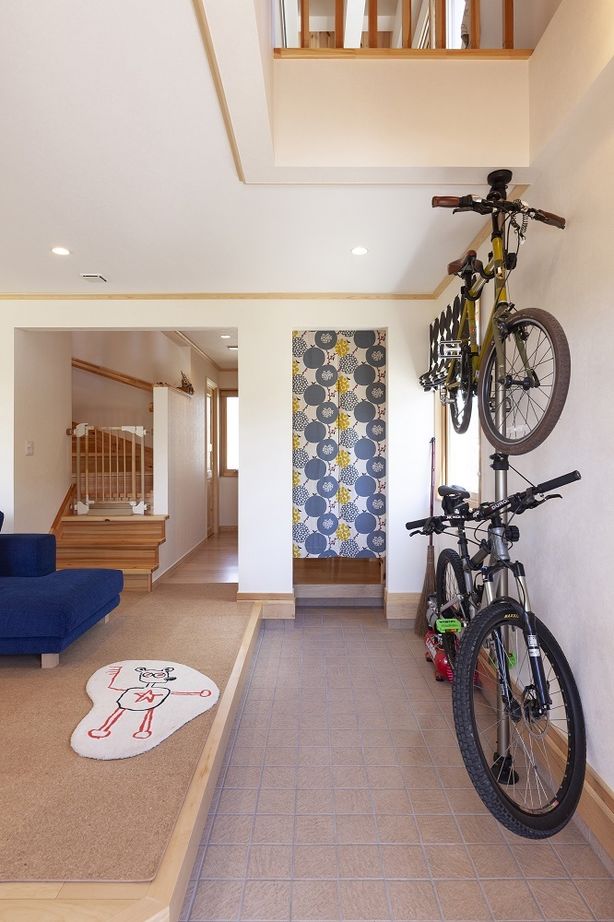 スウェーデンハウス ウッドデッキ、土間玄関、リビングが繋がる開放感いっぱいの家の建築実例画像3