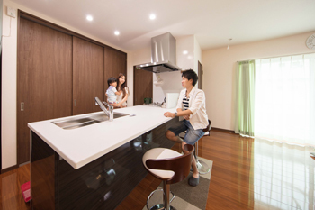 紀州国土建設 【和歌山県/1000万円台/間取り図有】土地＆プラン、デザインにも大満足。スタイリッシュで温かい住まい。の建築実例画像4