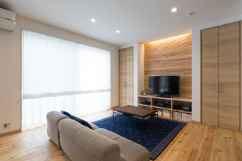 紀州国土建設 【和歌山県/2000万円台/30坪/間取有】ガルバリウムと木製サイディングのバランス。無垢の床とナチュラル感の建築実例画像3