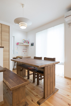 紀州国土建設 【和歌山県/2000万円台/30坪/間取有】ガルバリウムと木製サイディングのバランス。無垢の床とナチュラル感の建築実例画像5