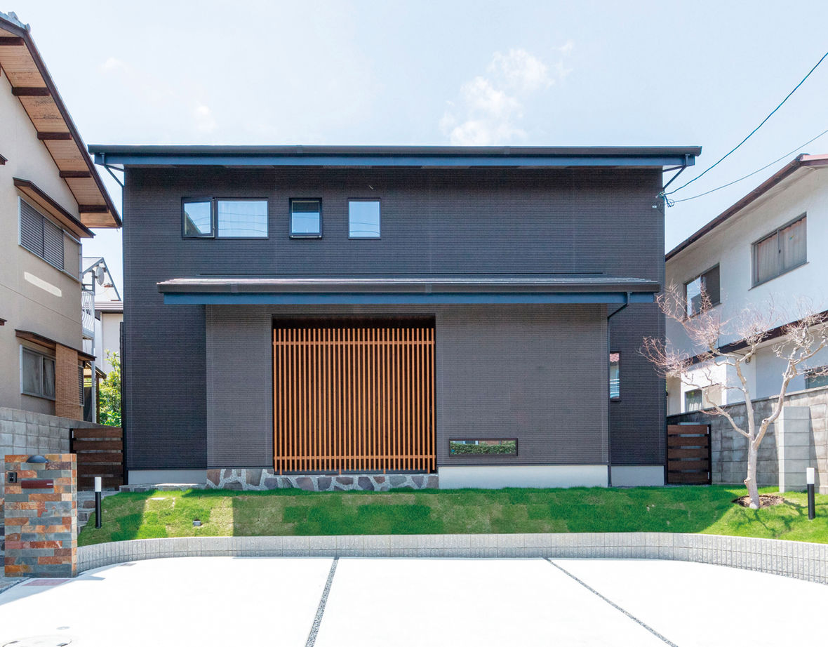 紀州国土建設 【大阪府/2000万円台/間取図有/おしゃれ】京町家を彷彿させる和モダンな家。無垢材と造作物に温もりが漂うの建築実例画像2