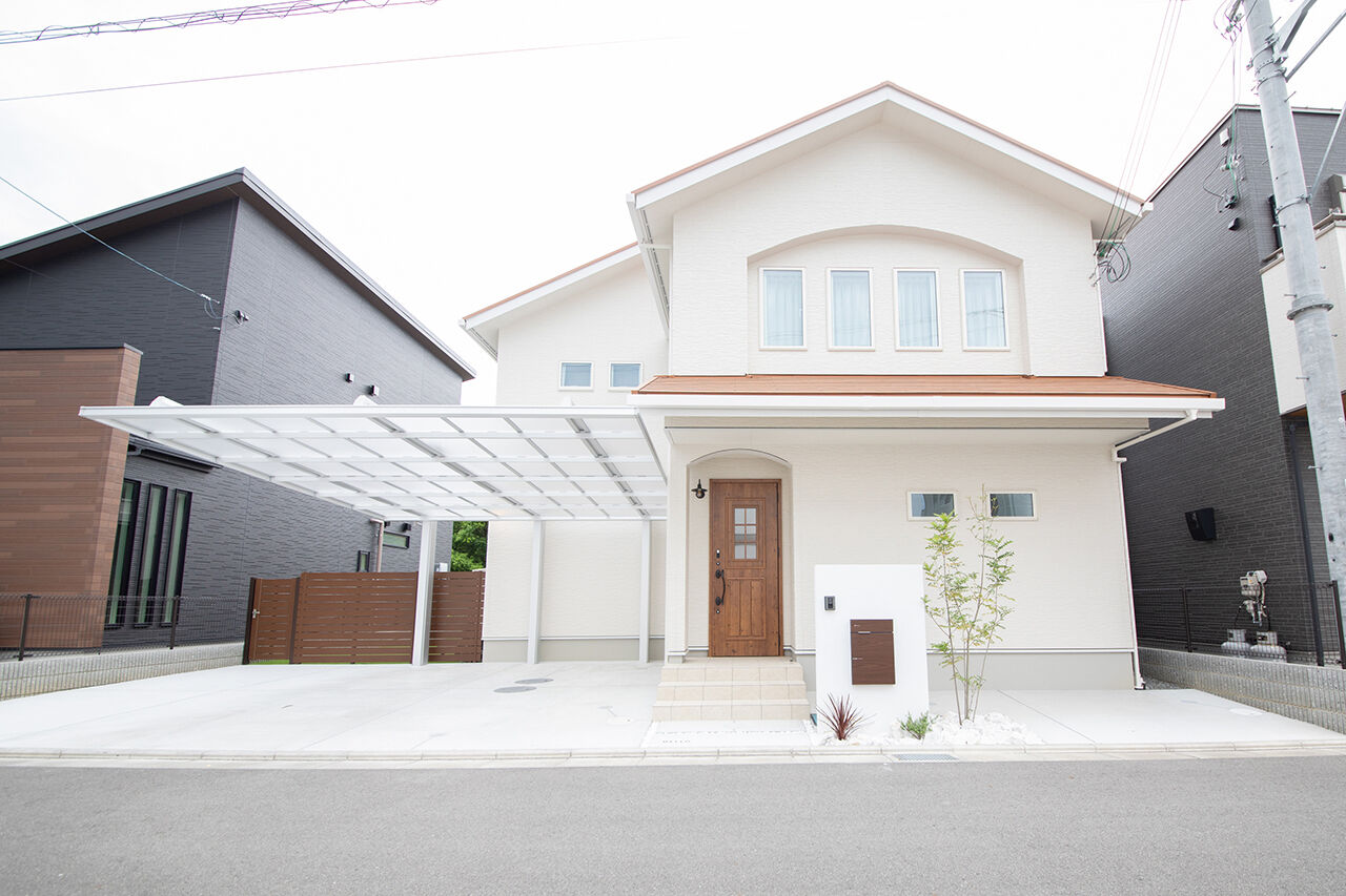 紀州国土建設 【和歌山県/2000万円台/間取り図有】ロフトをセカンドリビングに。家族時間が自然と生まれる動線設計の建築実例画像1