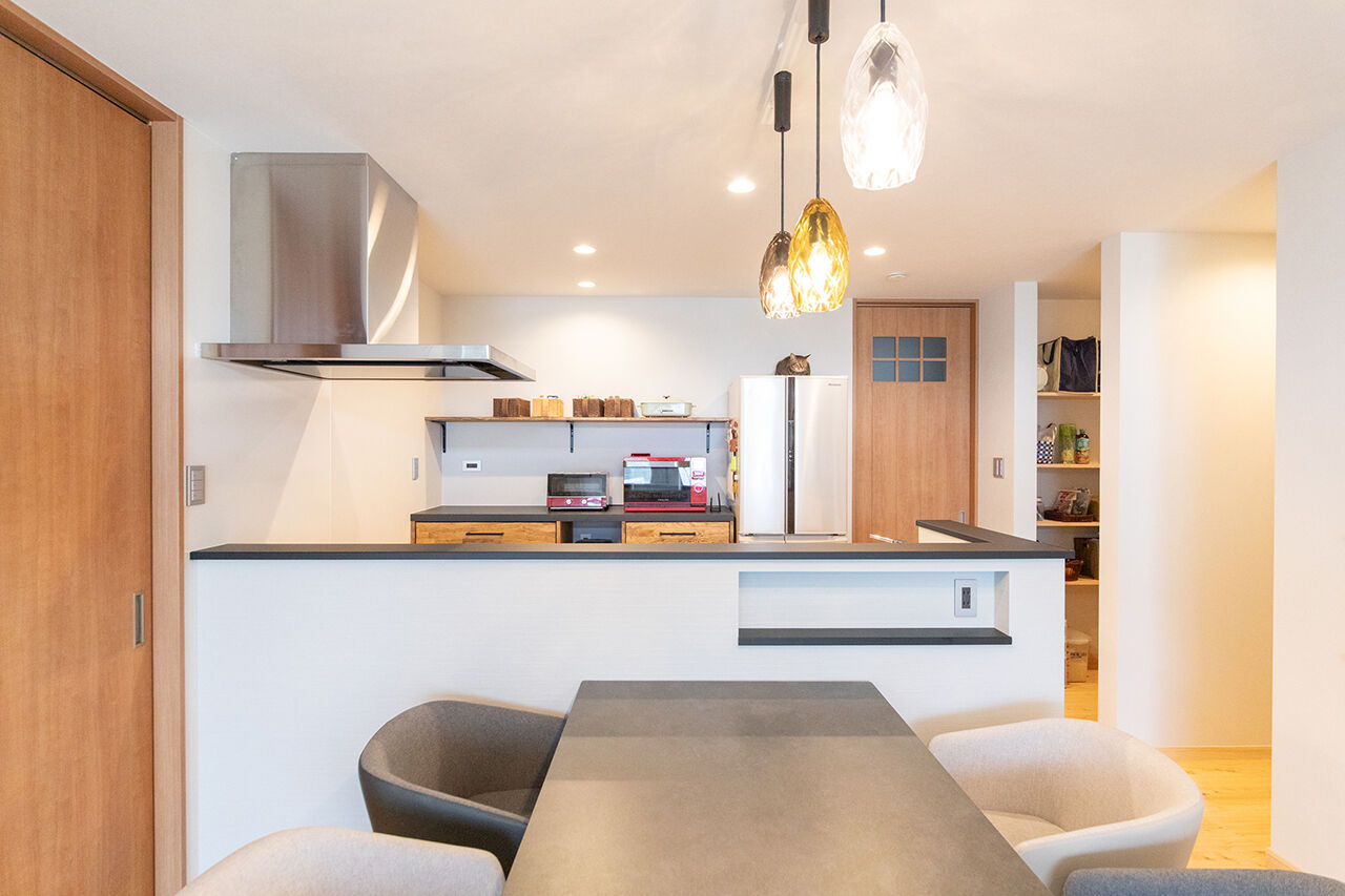 紀州国土建設 【大阪府/2000万円台/平屋】板張り天井と造作家具が映える、猫と暮らす癒しの住まいの建築実例画像5