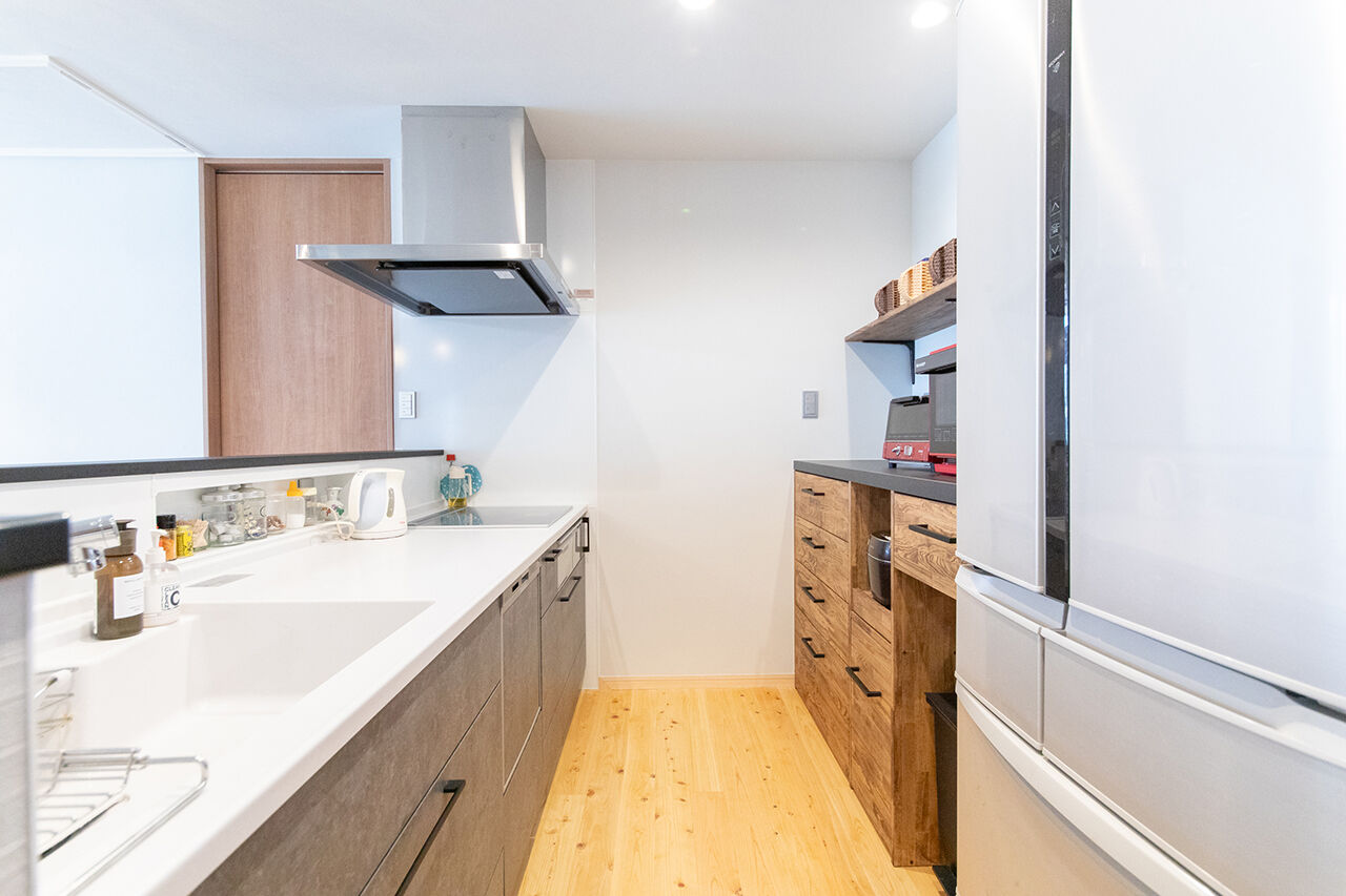 紀州国土建設 【大阪府/2000万円台/平屋】板張り天井と造作家具が映える、猫と暮らす癒しの住まいの建築実例画像6