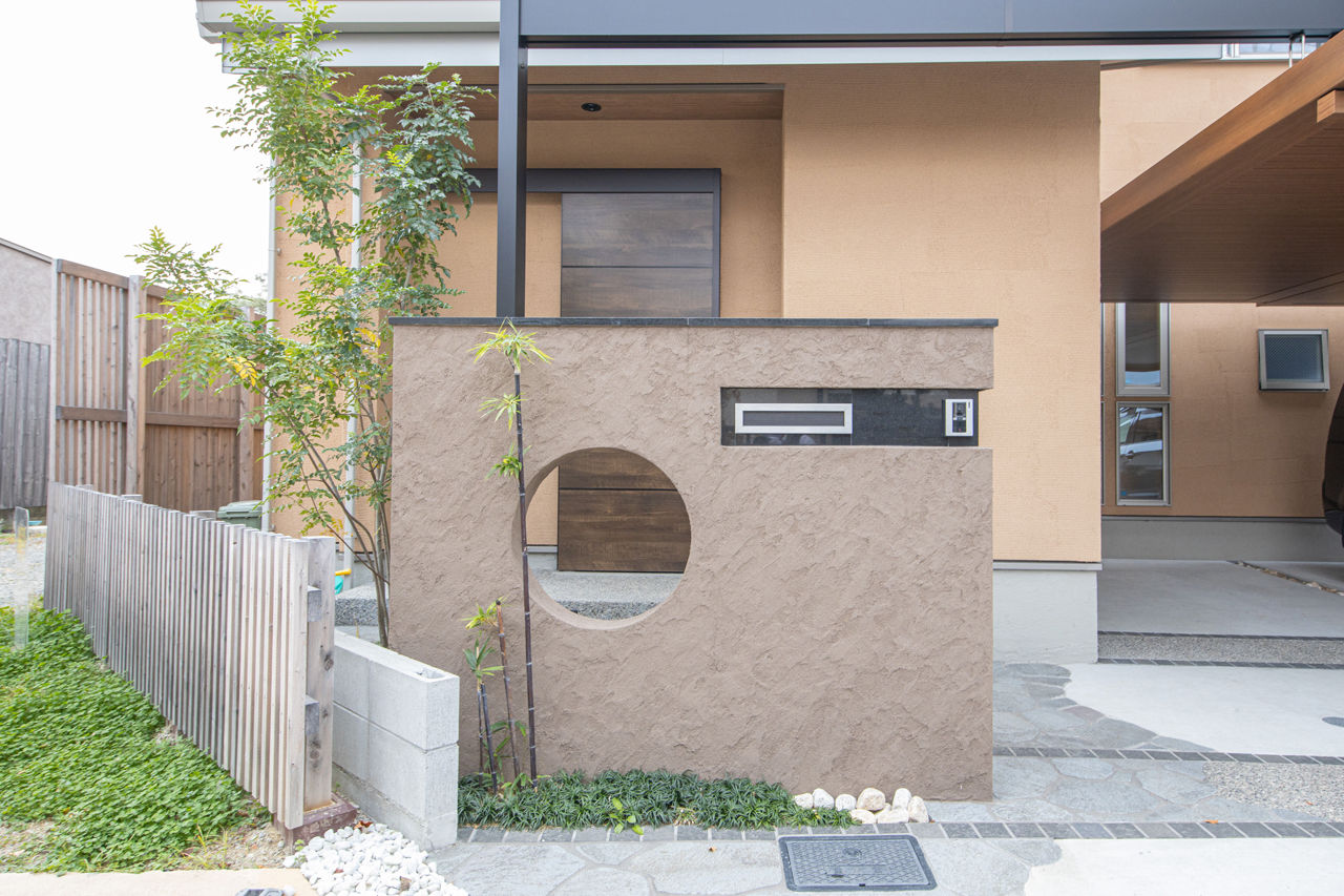 紀州国土建設 【大阪府/2500万円台/間取り図あり】落ち着き漂う和モダンな住まい。吹抜けとストリップ階段が家族をつなぐの建築実例画像3