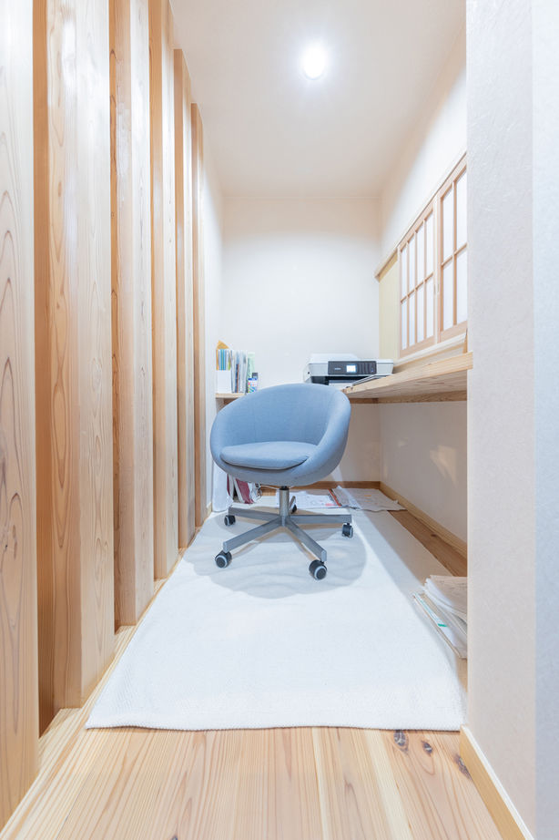 紀州国土建設 【大阪府/2500万円台/間取り図あり】落ち着き漂う和モダンな住まい。吹抜けとストリップ階段が家族をつなぐの建築実例画像8