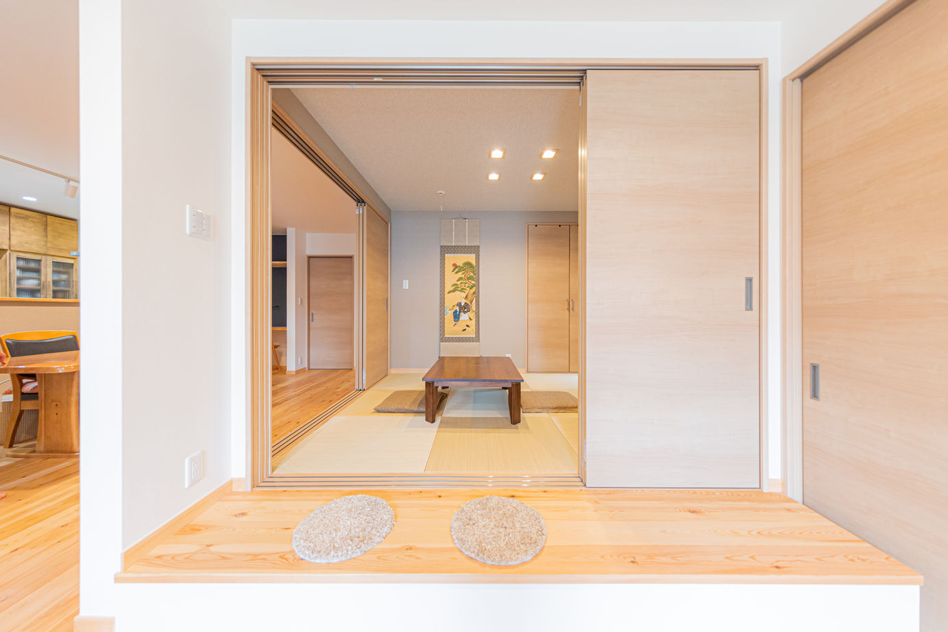 紀州国土建設 【大阪府/3000万円台/間取図有/おしゃれ】天然木がくつろぎを演出、コミュニケーションが生まれる家の建築実例画像6