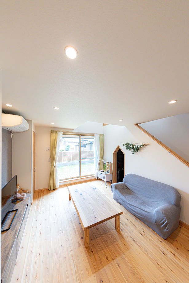 紀州国土建設 【大阪府/3000万円台/間取図有/おしゃれ】天然木がくつろぎを演出、コミュニケーションが生まれる家の建築実例画像7