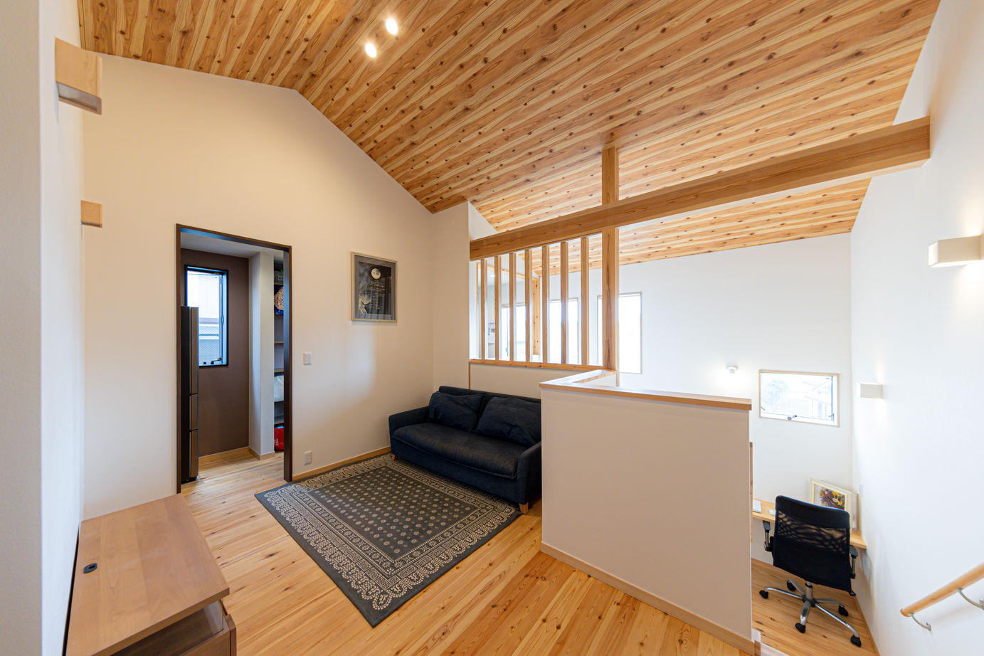 紀州国土建設 【大阪府/3000万円台/間取図有/おしゃれ】天然木がくつろぎを演出、コミュニケーションが生まれる家の建築実例画像10