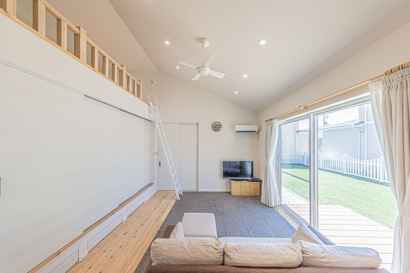 紀州国土建設 【和歌山市/2000万円台/平屋】ロフト付きリビングと広い庭で楽しく暮らす家の建築実例画像2