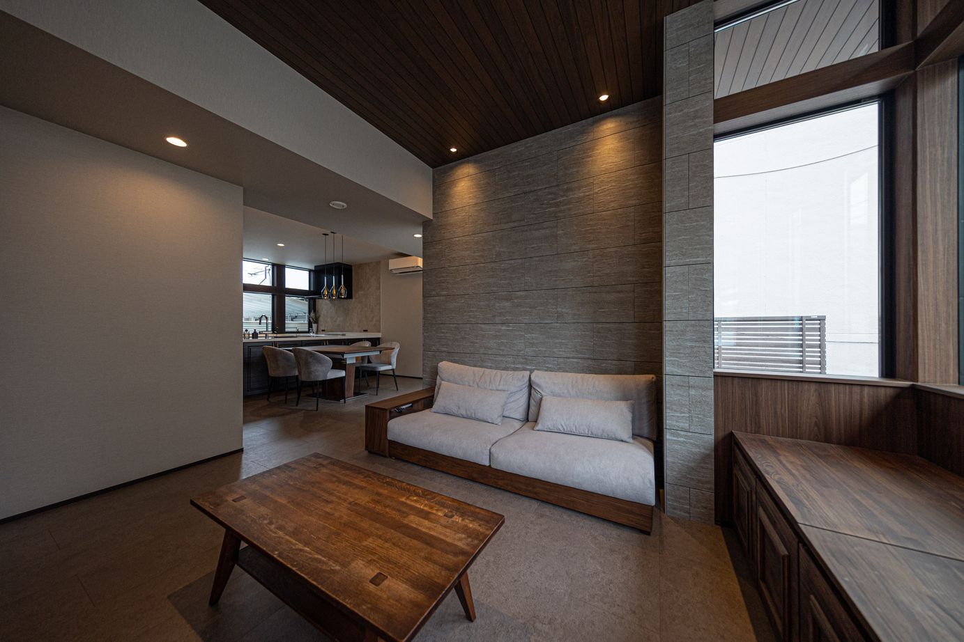 紀州国土建設 【大阪府/3000万円台/間取り図あり】水平と垂直のラインが醸す格調高く洗練された佇まいの建築実例画像3