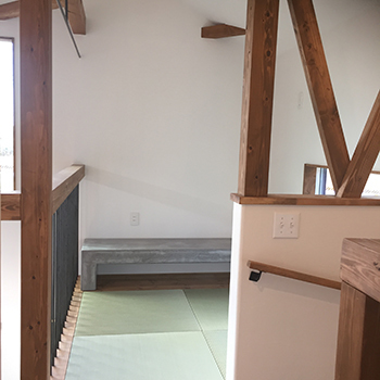 タウンズホーム 【2800万円/32坪/間取り図】薪ストーブと煙突がある自然素材の家。土間とウッドデッキがつながる開放空間の建築実例画像7