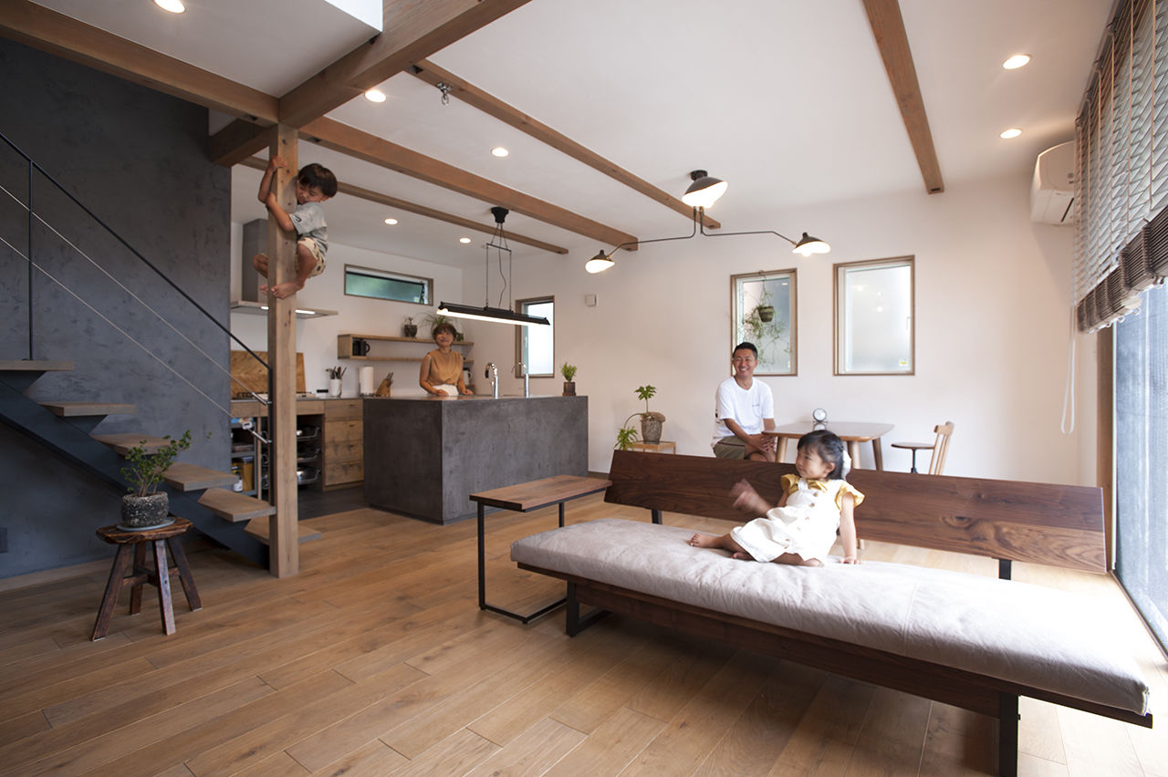 タウンズホーム 【3000万円台/延床38.6坪/自然素材/間取り図有】大人の落ち着きを感じさせる、家事もラクな上質な住まいの建築実例画像2