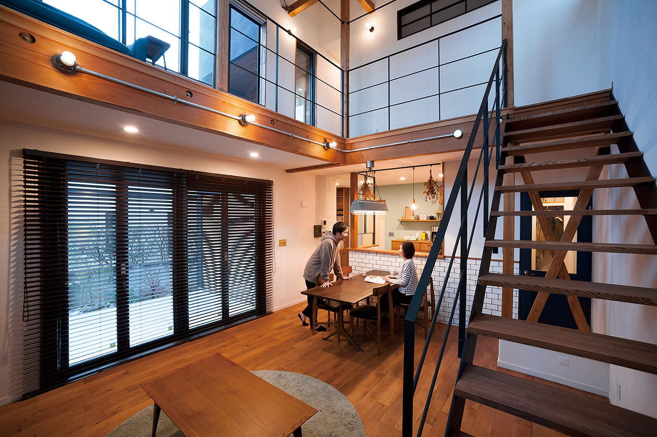 タウンズホーム 【3000万円台/延床33.8坪/自然素材】独創的な外観デザインやインダストリアルテイストの空間が印象的な家の建築実例画像2