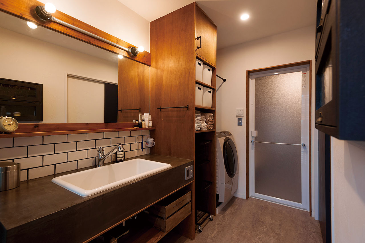 タウンズホーム 【3000万円台/延床33.8坪/自然素材】独創的な外観デザインやインダストリアルテイストの空間が印象的な家の建築実例画像5