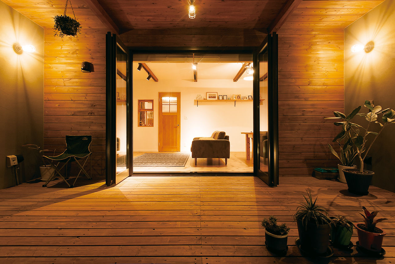 タウンズホーム 【2000万円台/延床37.2坪/自然素材/間取り図有】大きなウッドデッキが豊かな暮らしを育む「100点満点」の家の建築実例画像3