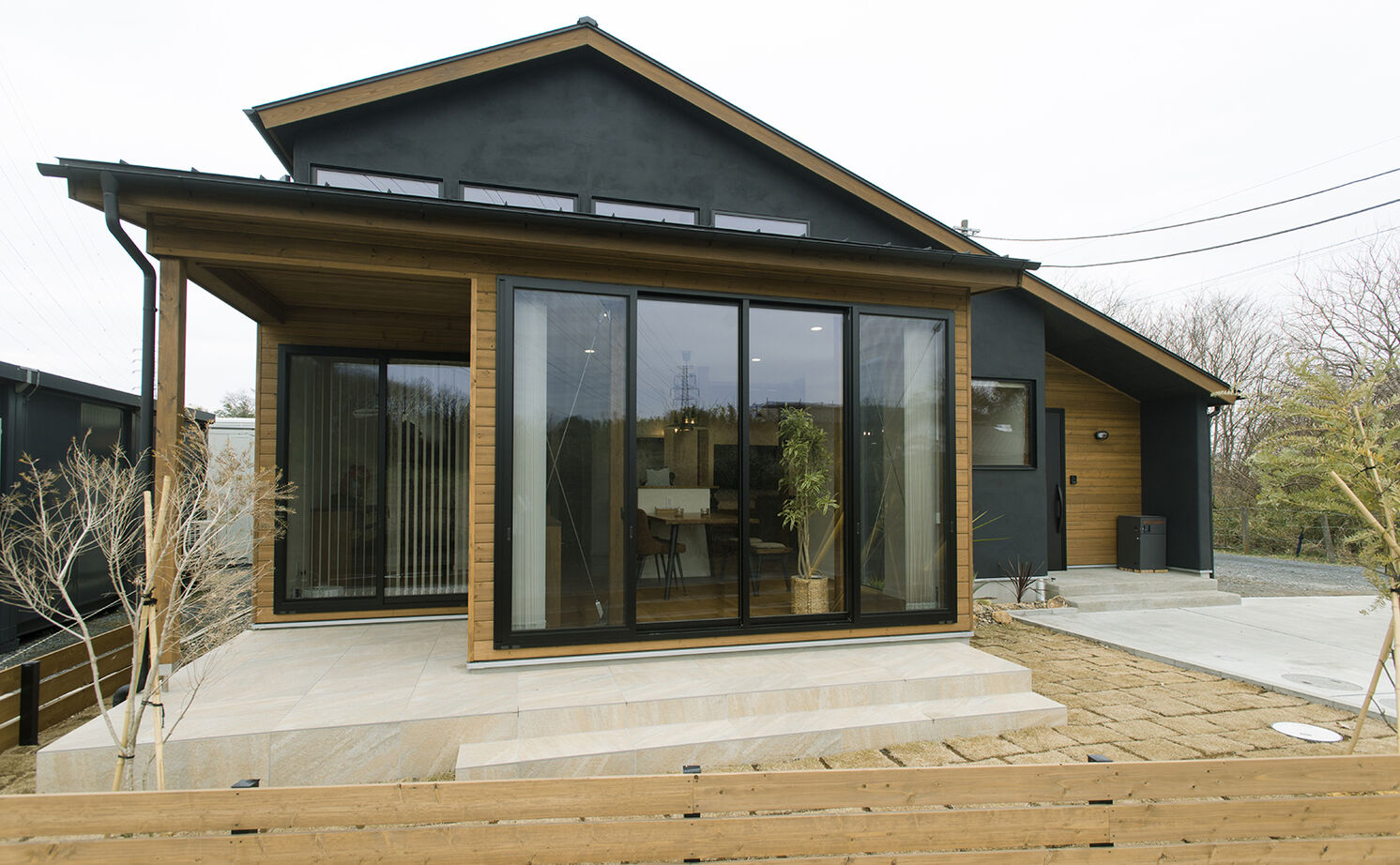 タウンズホーム 【3000万円台/延床30.9坪/自然素材】真冬でも暖かく家事もラクにできる、スタイリッシュな平屋の住まいの建築実例画像20