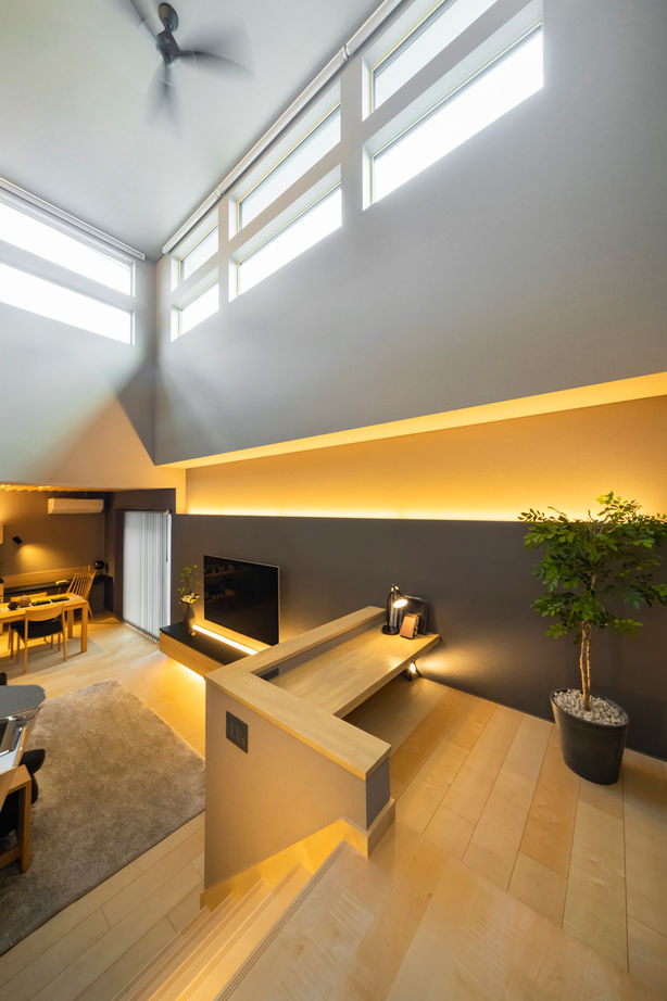 NOZOMI HOME 【岐阜市｜旅館の風情】縦格子が印象的。グレーとナチュラルな木目のスタイリッシュな和モダン空間の建築実例画像10