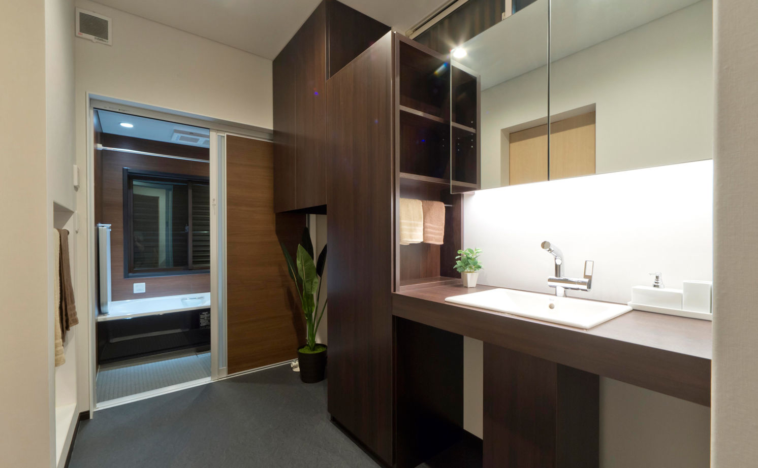 NOZOMI HOME 【岐阜県｜和モダン×屋上庭園｜間取り有】まるで高級旅館の風情。屋上庭園ではリゾート気分を満喫の建築実例画像15