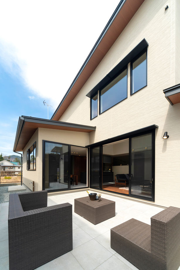 NOZOMI HOME 【岐阜県｜吹抜・アウトドアリビング】プライベートテラスで楽しむアウトドアライフ。和の薫りもまとわせての建築実例画像3