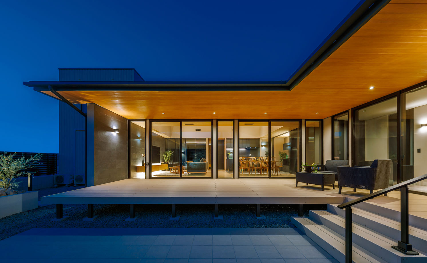 NOZOMI HOME 【岐阜市｜平屋】旅館やホテルのような非日常の寛ぎをわが家で。ラグジュアリーな平屋の邸宅の建築実例画像