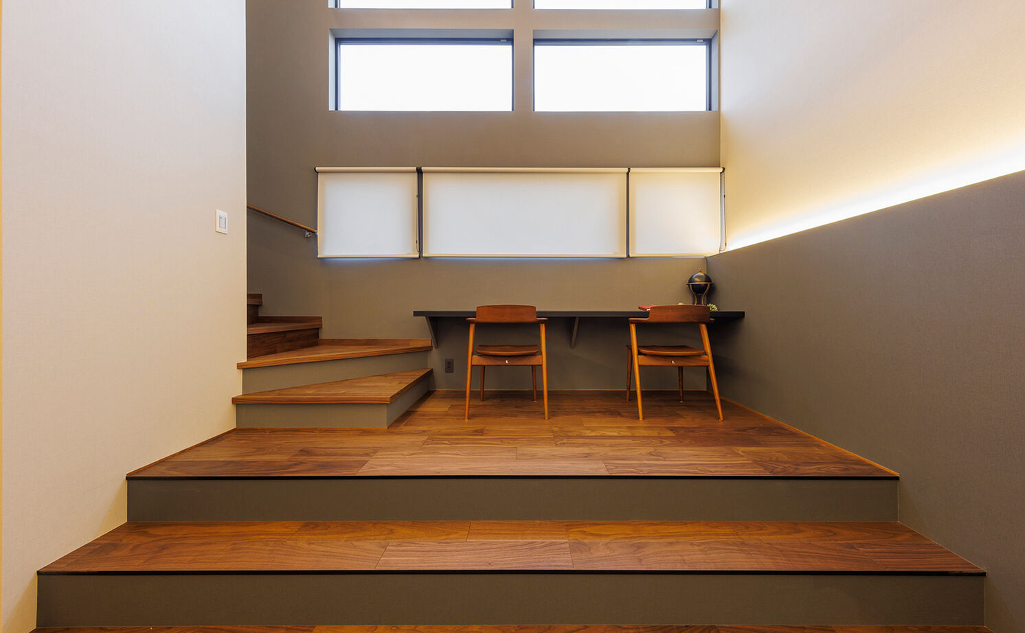 NOZOMI HOME 【岐阜市｜２階リビング・インナーガレージ】屋上庭園のあるガレージハウス。２階リビングは圧巻の開放感！の建築実例画像5