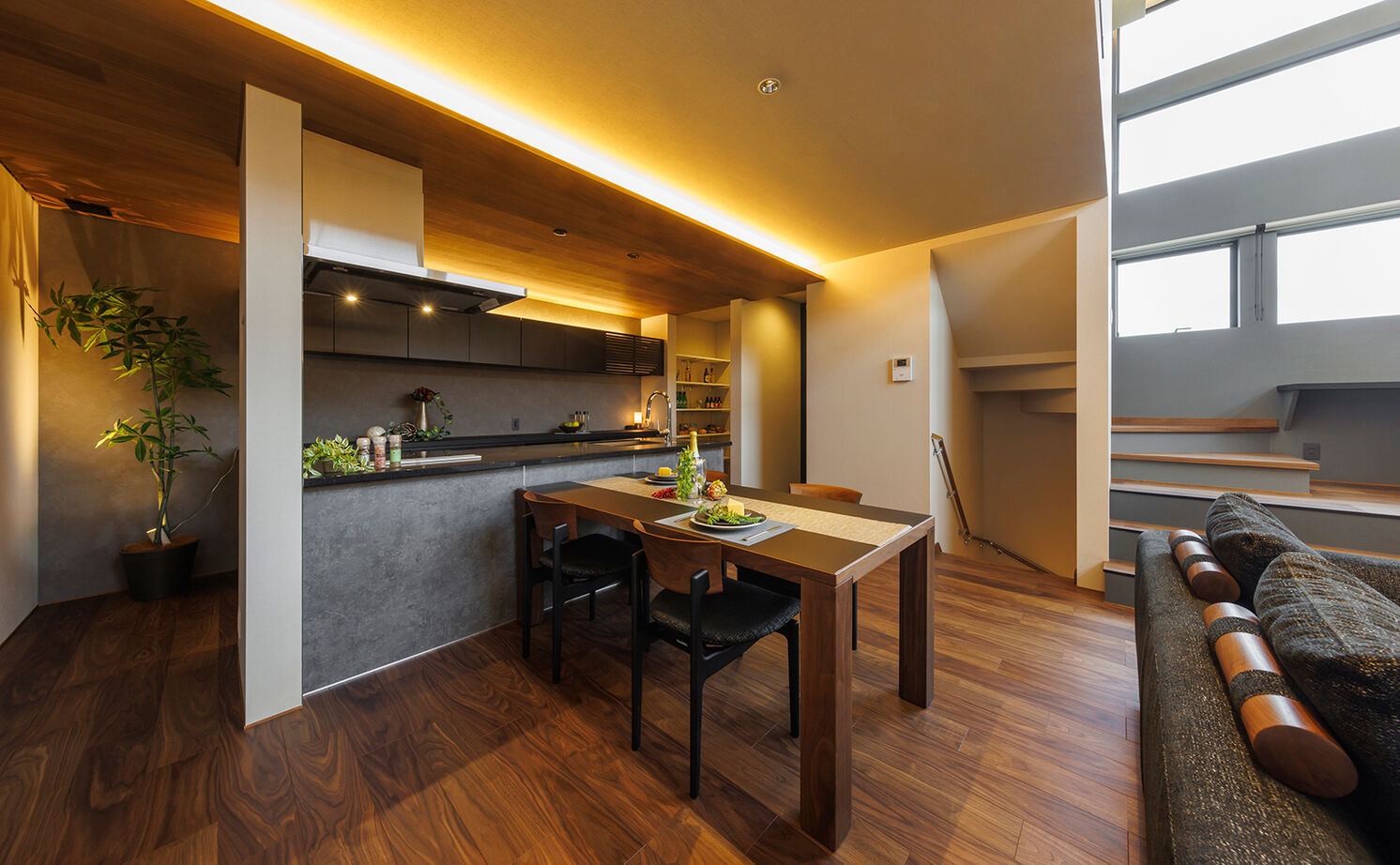 NOZOMI HOME 【岐阜市｜２階リビング・インナーガレージ】屋上庭園のあるガレージハウス。２階リビングは圧巻の開放感！の建築実例画像6