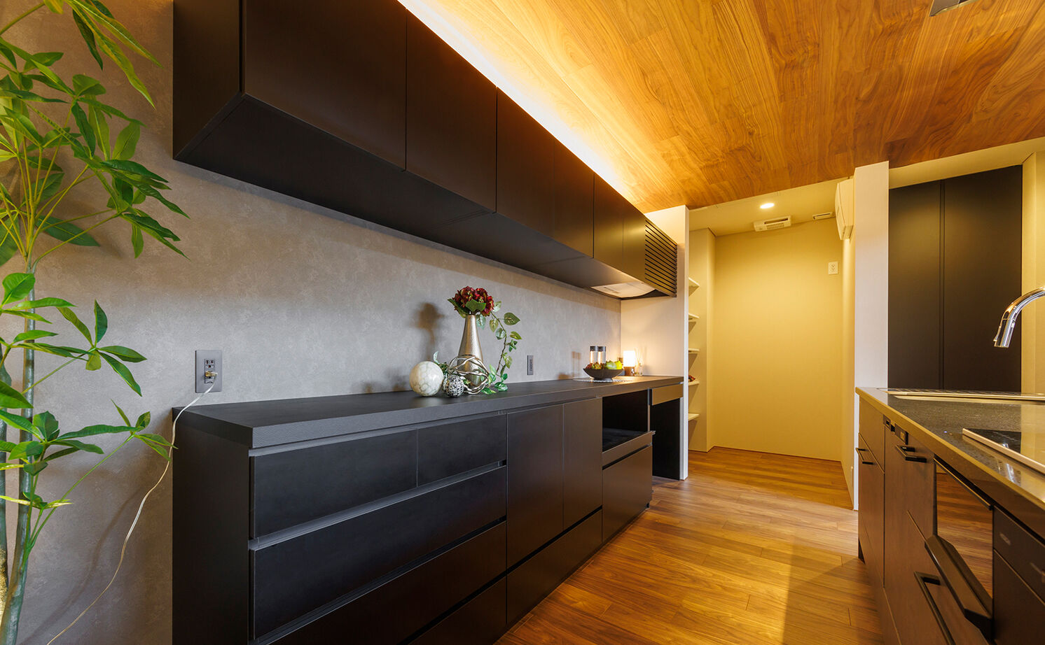 NOZOMI HOME 【岐阜市｜２階リビング・インナーガレージ】屋上庭園のあるガレージハウス。２階リビングは圧巻の開放感！の建築実例画像7