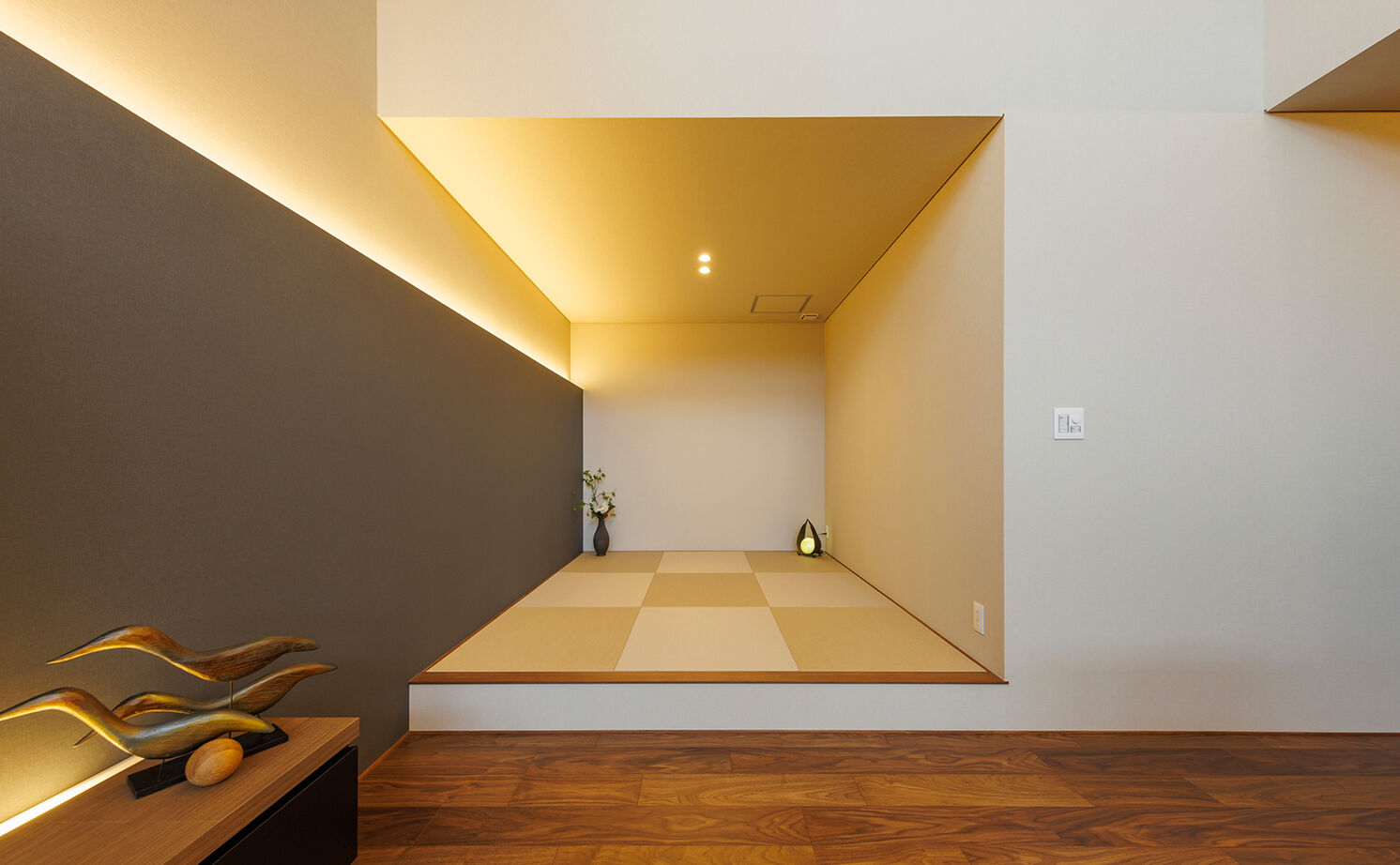 NOZOMI HOME 【岐阜市｜２階リビング・インナーガレージ】屋上庭園のあるガレージハウス。２階リビングは圧巻の開放感！の建築実例画像8