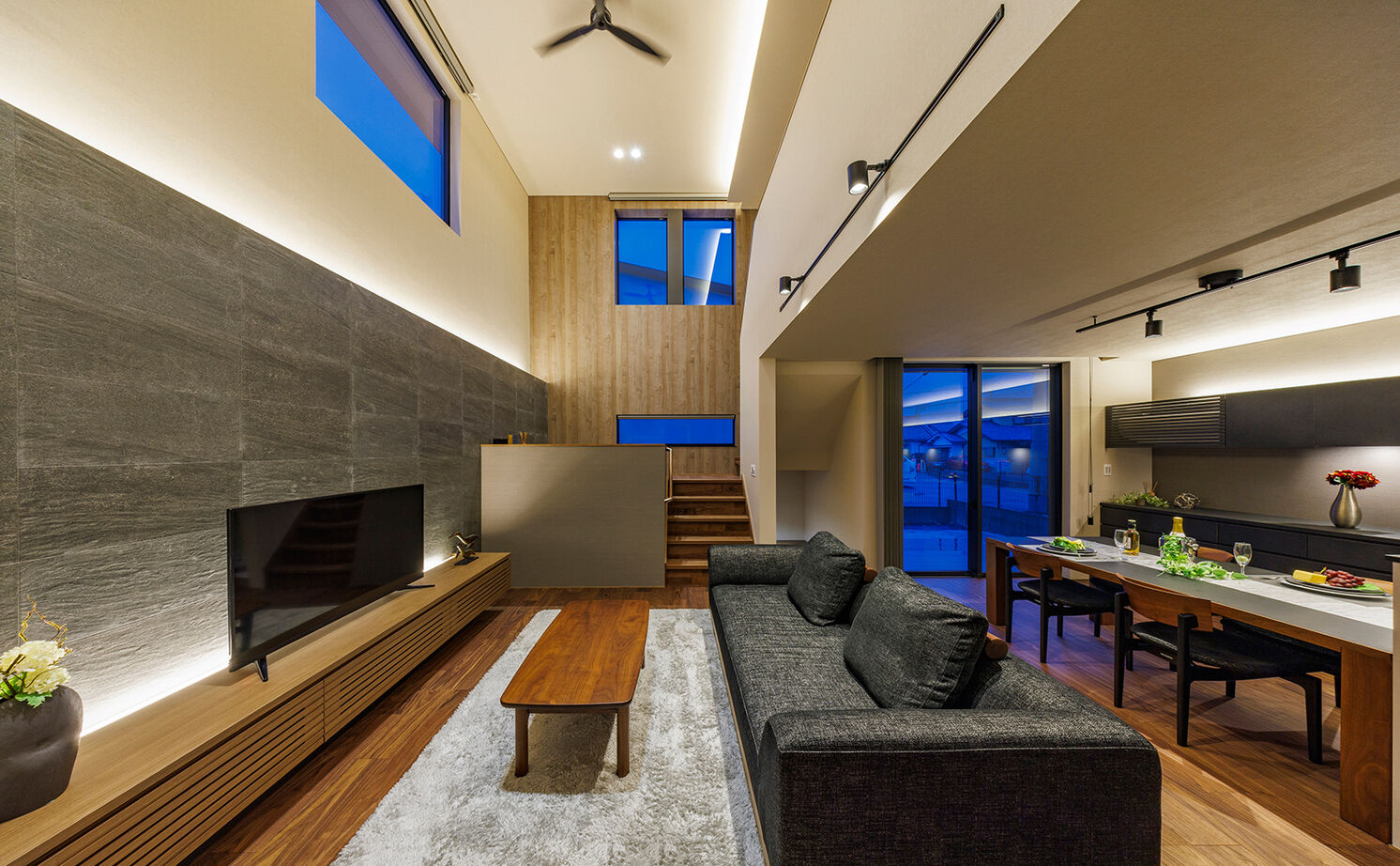 NOZOMI HOME 【岐阜市｜30坪台・吹抜け×スキップフロア】間取りは家事ラクを重視。大通り沿いでも叶った開放的な暮らしの建築実例画像10