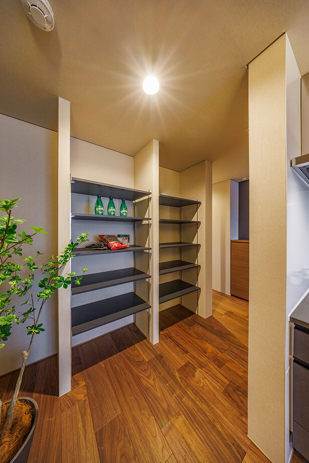 NOZOMI HOME 【岐阜市｜30坪台・吹抜け×スキップフロア】間取りは家事ラクを重視。大通り沿いでも叶った開放的な暮らしの建築実例画像19