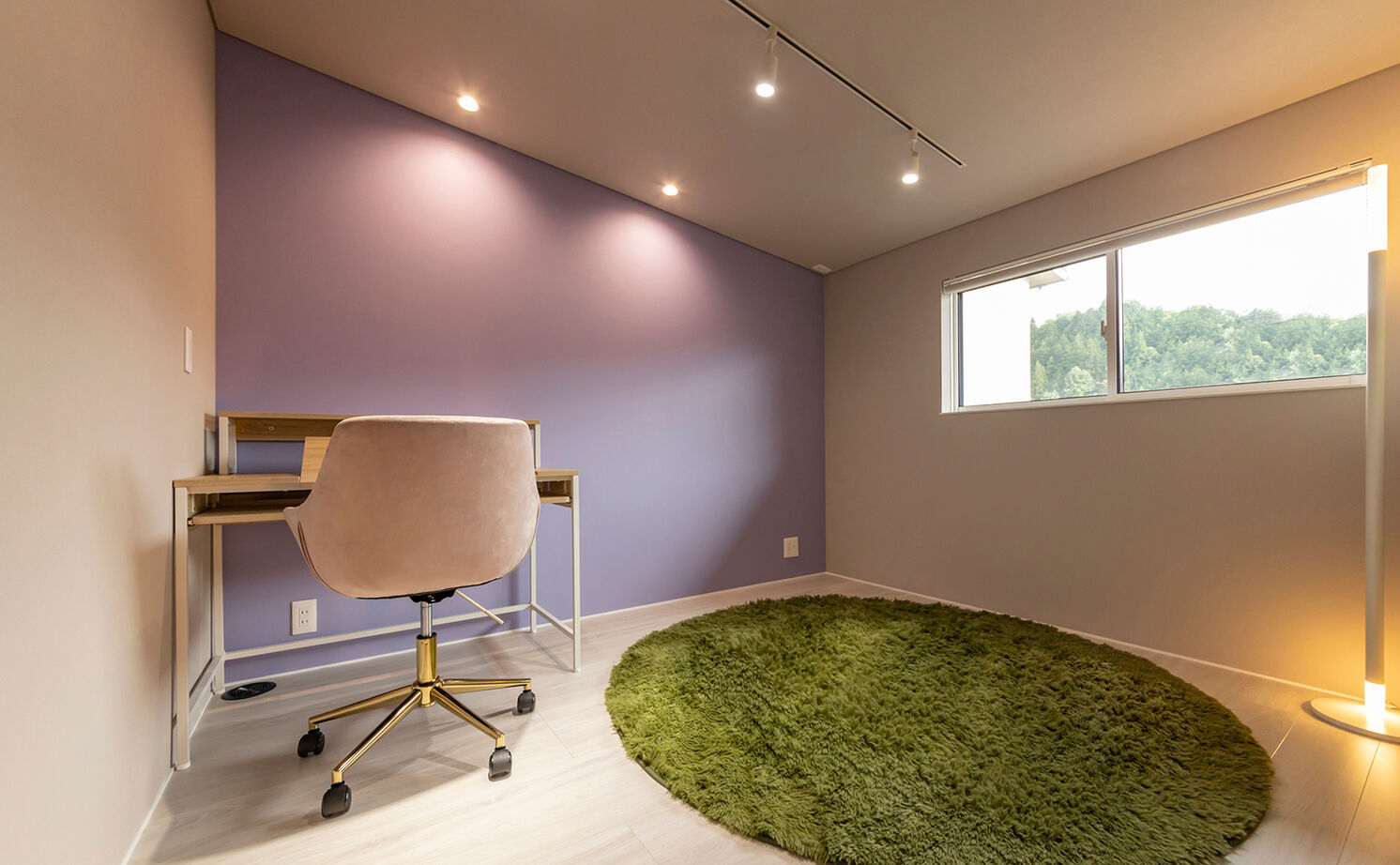 NOZOMI HOME 【高山市｜平屋×スキップフロア｜間取り有】ポイントはテラスの位置。縦長の敷地を活かしたモダンな平屋の建築実例画像7