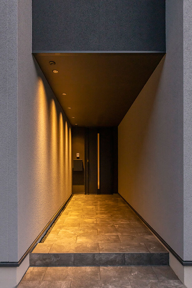 NOZOMI HOME 【高山市｜平屋×スキップフロア｜間取り有】ポイントはテラスの位置。縦長の敷地を活かしたモダンな平屋の建築実例画像16