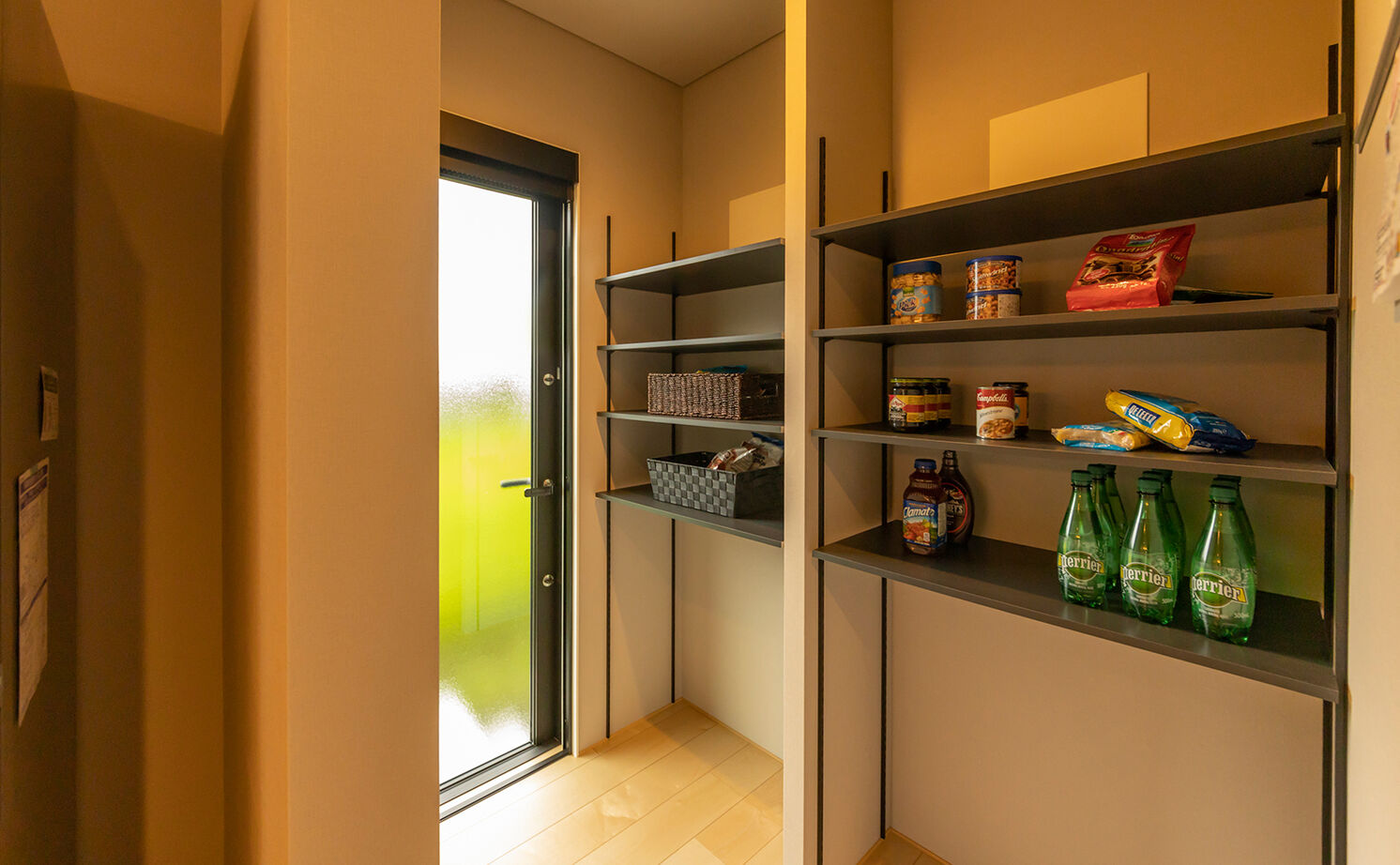 NOZOMI HOME 【高山市｜平屋×スキップフロア｜間取り有】ポイントはテラスの位置。縦長の敷地を活かしたモダンな平屋の建築実例画像17