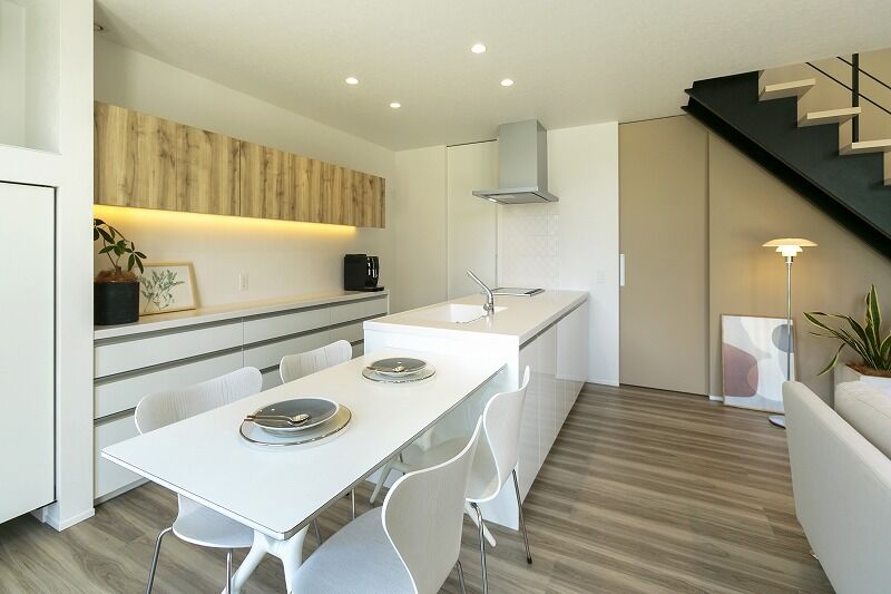 D・LIFE 【4人家族/白がメインカラー/リゾートスタイル】ナチュラルな空間にゴールドを取り入れてセンスアップの建築実例画像5