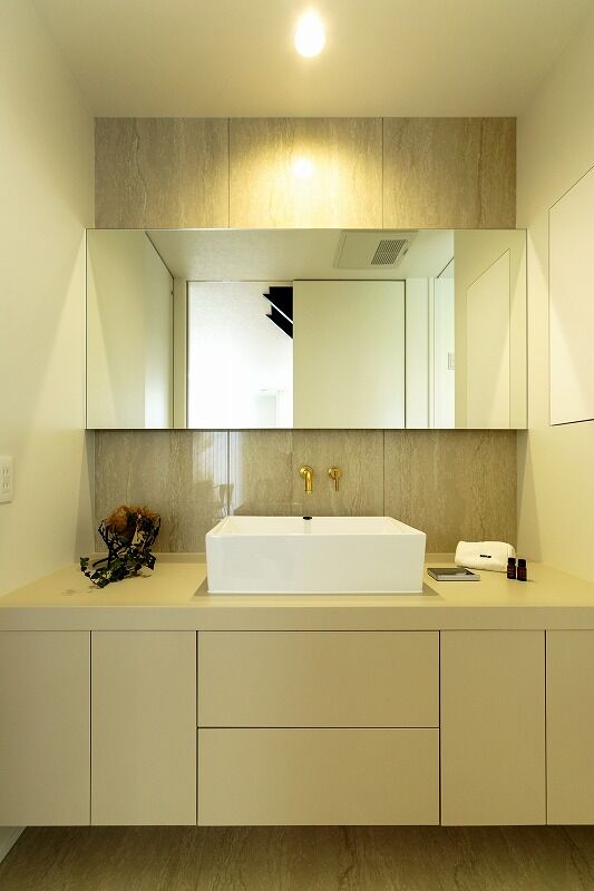 D・LIFE 【4人家族/白がメインカラー/リゾートスタイル】ナチュラルな空間にゴールドを取り入れてセンスアップの建築実例画像6