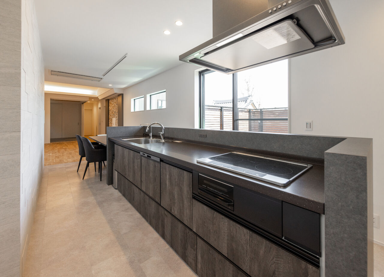 内田建設 細長い変形地でも二世帯が快適に暮らせる建築家住宅の建築実例画像2