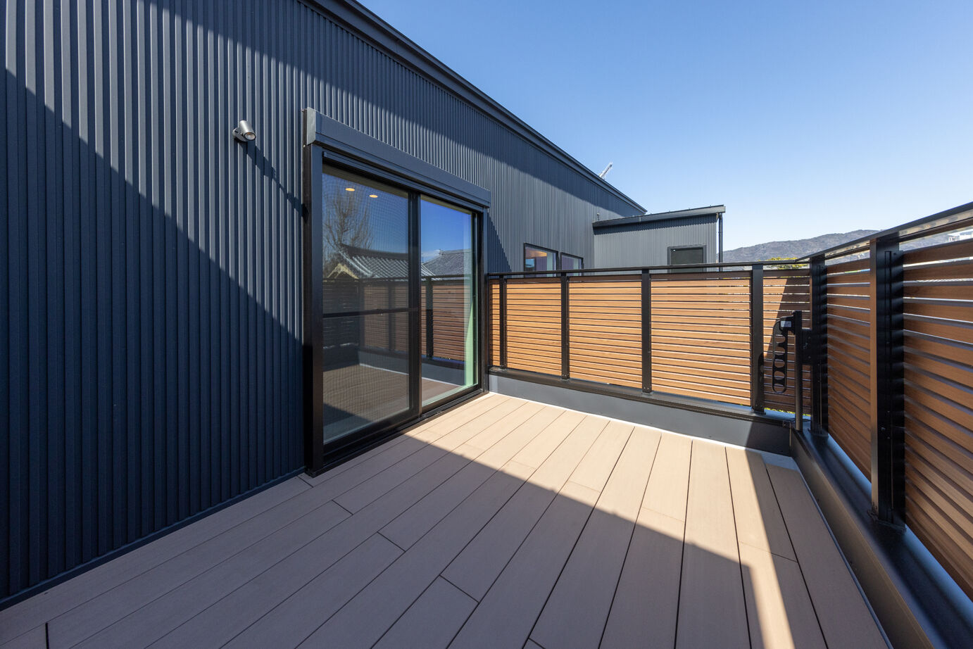 内田建設 細長い変形地でも二世帯が快適に暮らせる建築家住宅の建築実例画像4