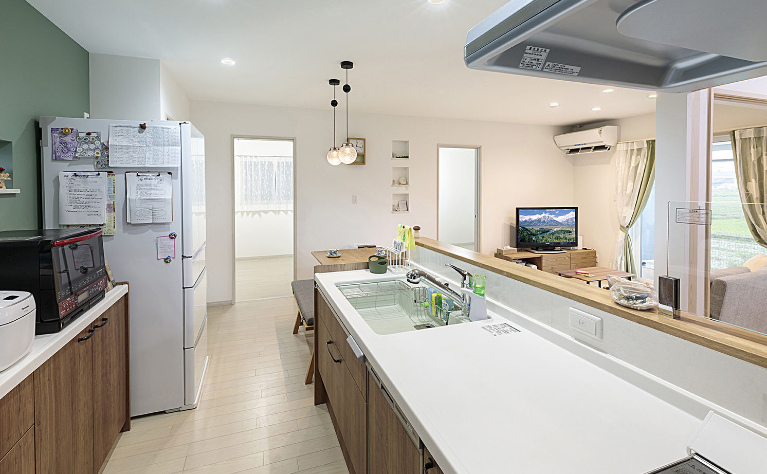 東宝ホーム 一体感のある間取とスムーズな家事動線が快適。秘密基地のようなロフトも楽しい平屋づくりの家の建築実例画像3