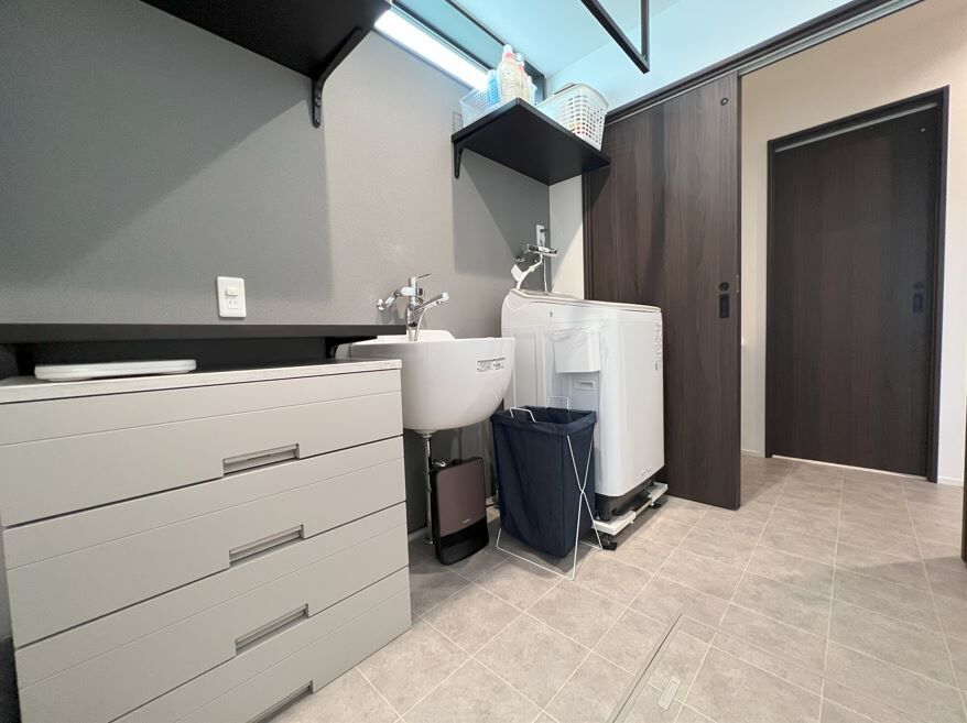 東宝ホーム 1階主寝室・充実した収納・家事効率を叶えた理想の住まいの建築実例画像5