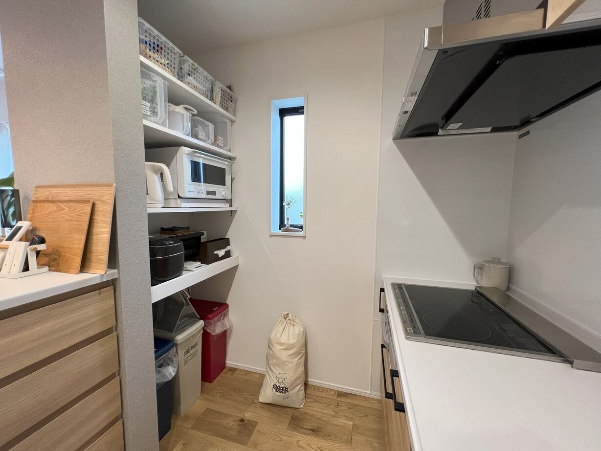 東宝ホーム 【延床34坪台/ヌック/ランドリールーム】沼るヌックがお気に入り！リビングに家族が集まる家の建築実例画像5