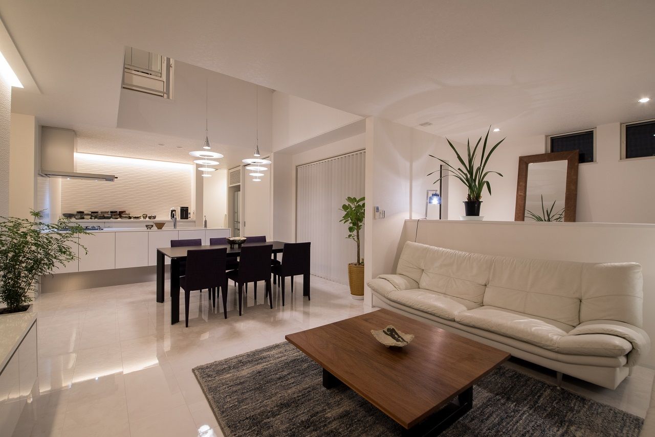 東宝ホーム 木々に囲まれた和モダンの4世代住宅の建築実例画像3