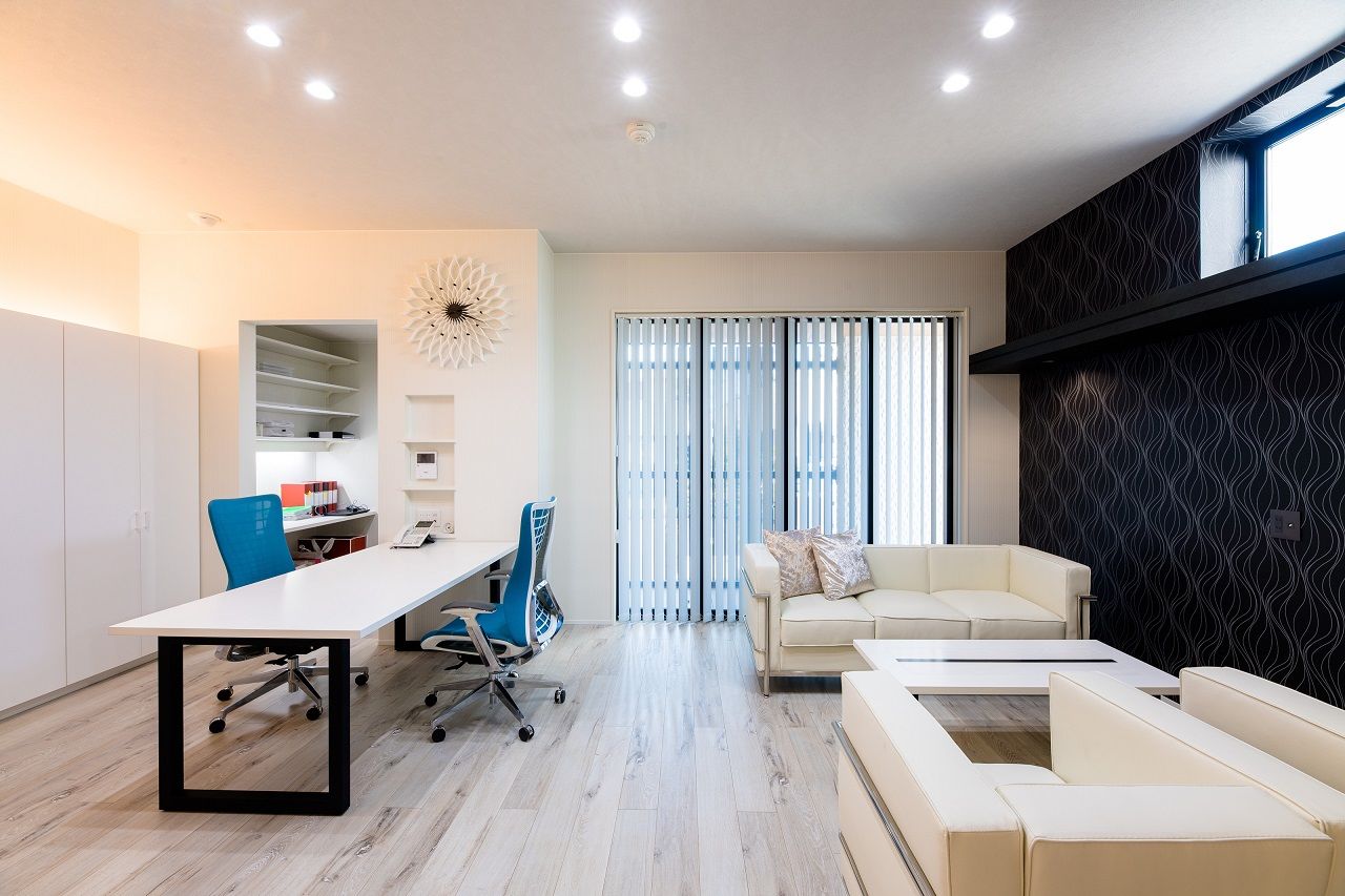 東宝ホーム スタイリッシュな店舗併用住宅の建築実例画像3